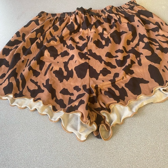 Lingerie - Picture 3 of 3